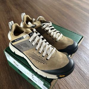 Danner Women’s Hiking Trail 2650 Wheat Size 18